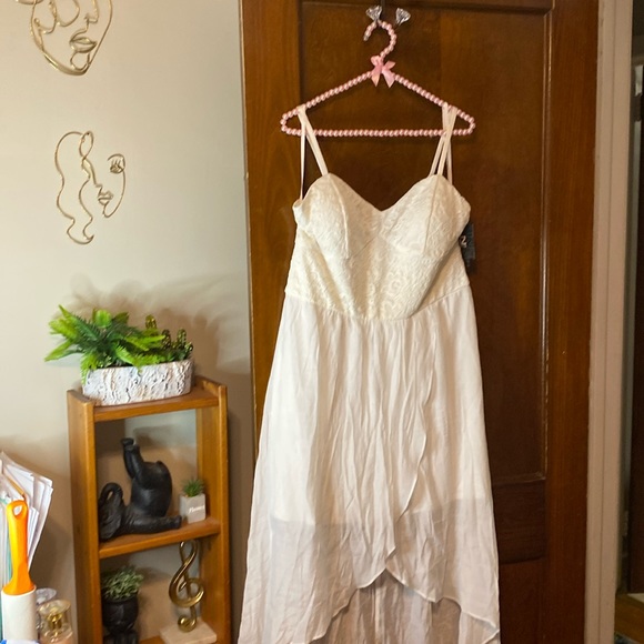 Brand new IZ Byer off white lace & linen hi-low dress with adjustable straps 😍 - Picture 1 of 12